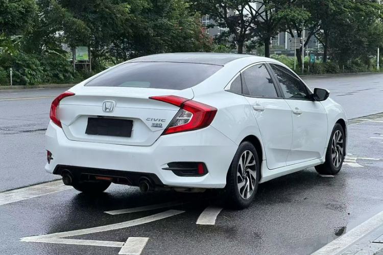 Used Honda Civic 2016 220TURBO CVT Luxury Edition Exterior 5
