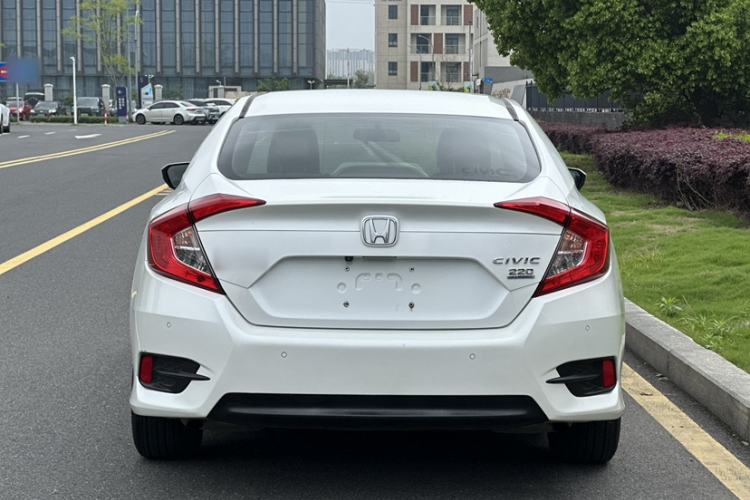 Used Honda Civic 2016 220TURBO CVT Luxury Edition Exterior 5