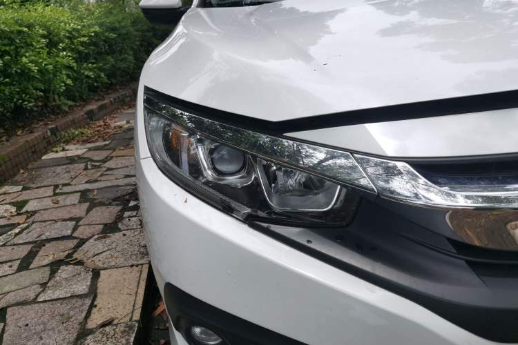 Used Honda Civic 2016 220TURBO CVT Luxury Edition Exterior 6