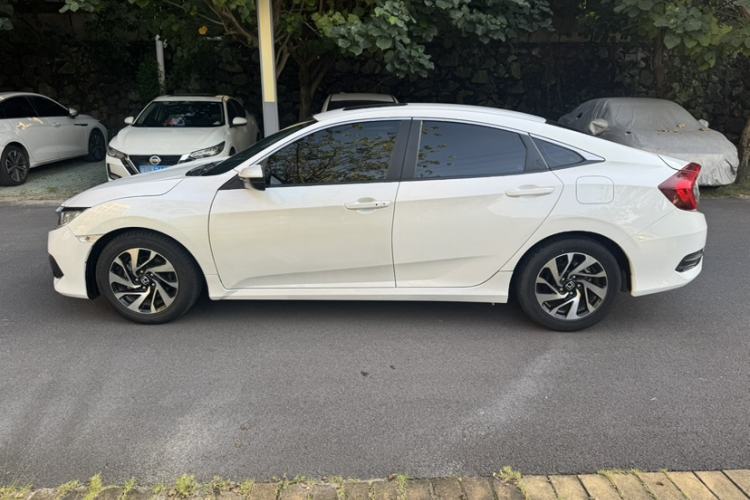 Used Honda Civic 2016 220TURBO CVT Luxury Edition Exterior 6