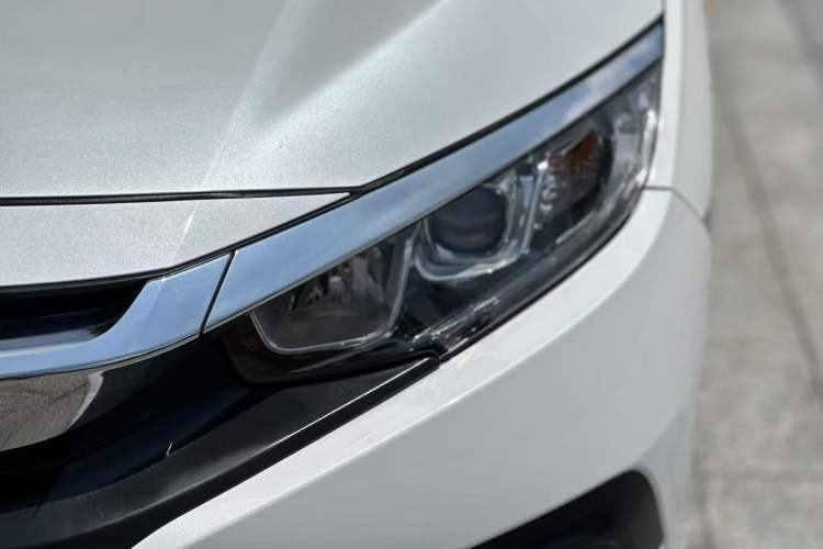 Used Honda Civic 2016 220TURBO CVT Luxury Edition Exterior 6