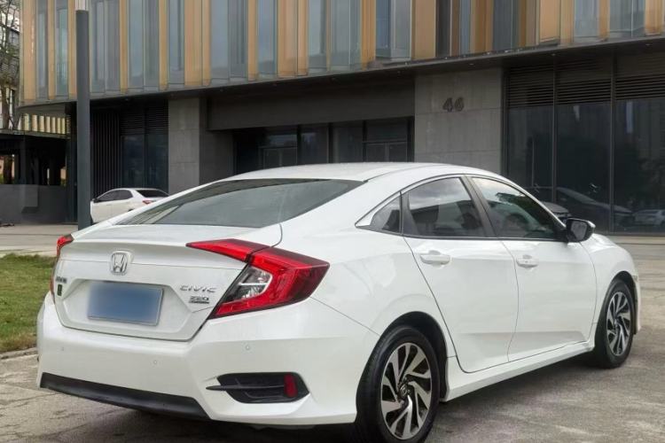 Used Honda Civic 2016 220TURBO CVT Luxury Edition Exterior 6