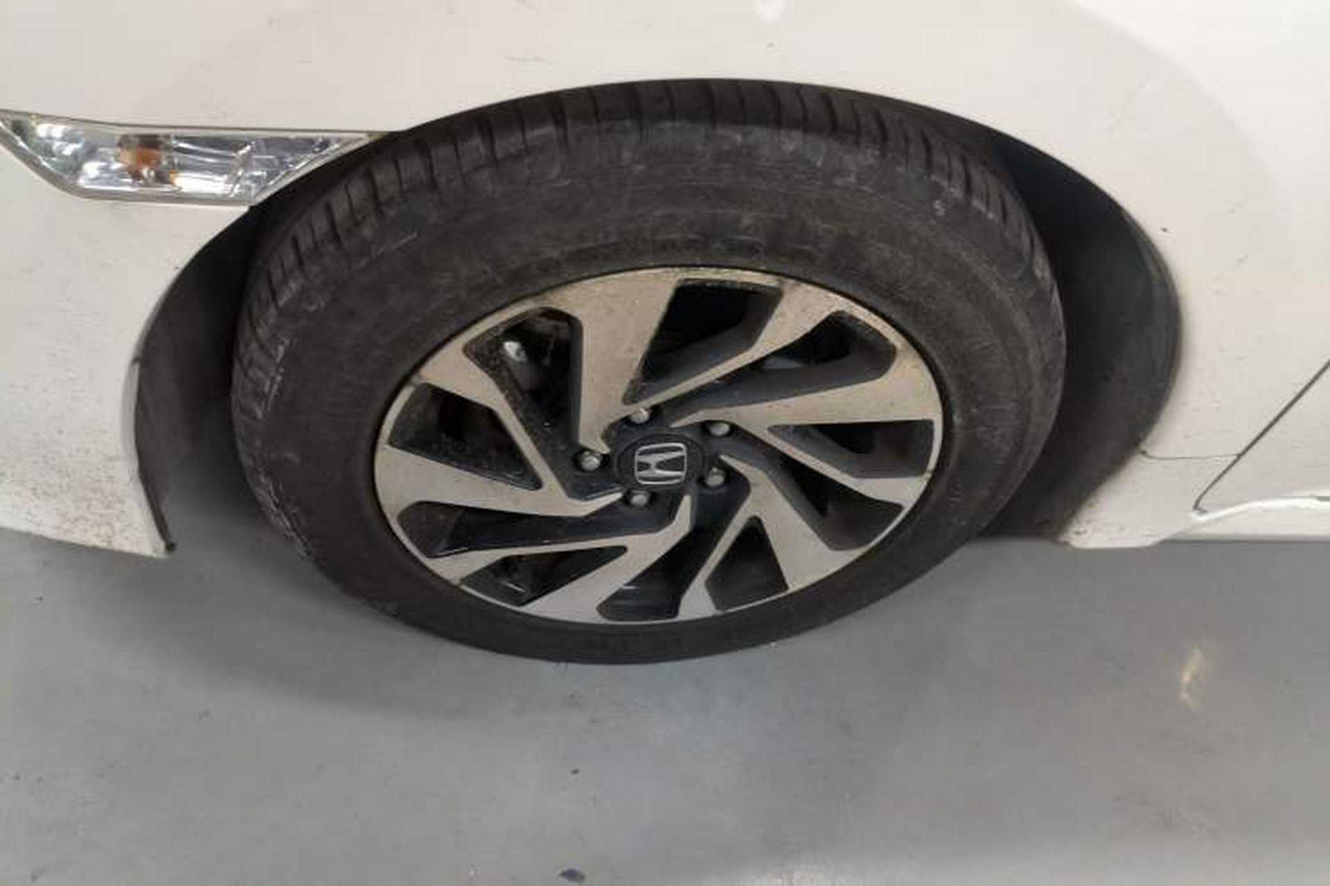 Used Honda Civic 2016 220TURBO Manual Luxury Edition Exterior 7