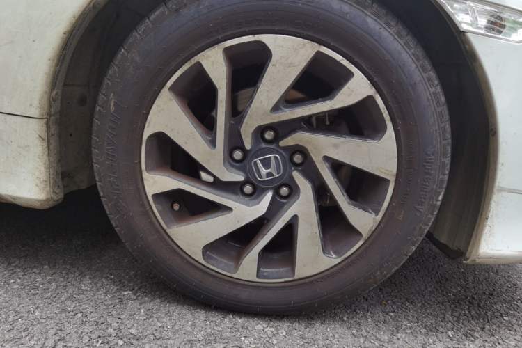 Used Honda Civic 2016 220TURBO CVT Luxury Edition Exterior 7