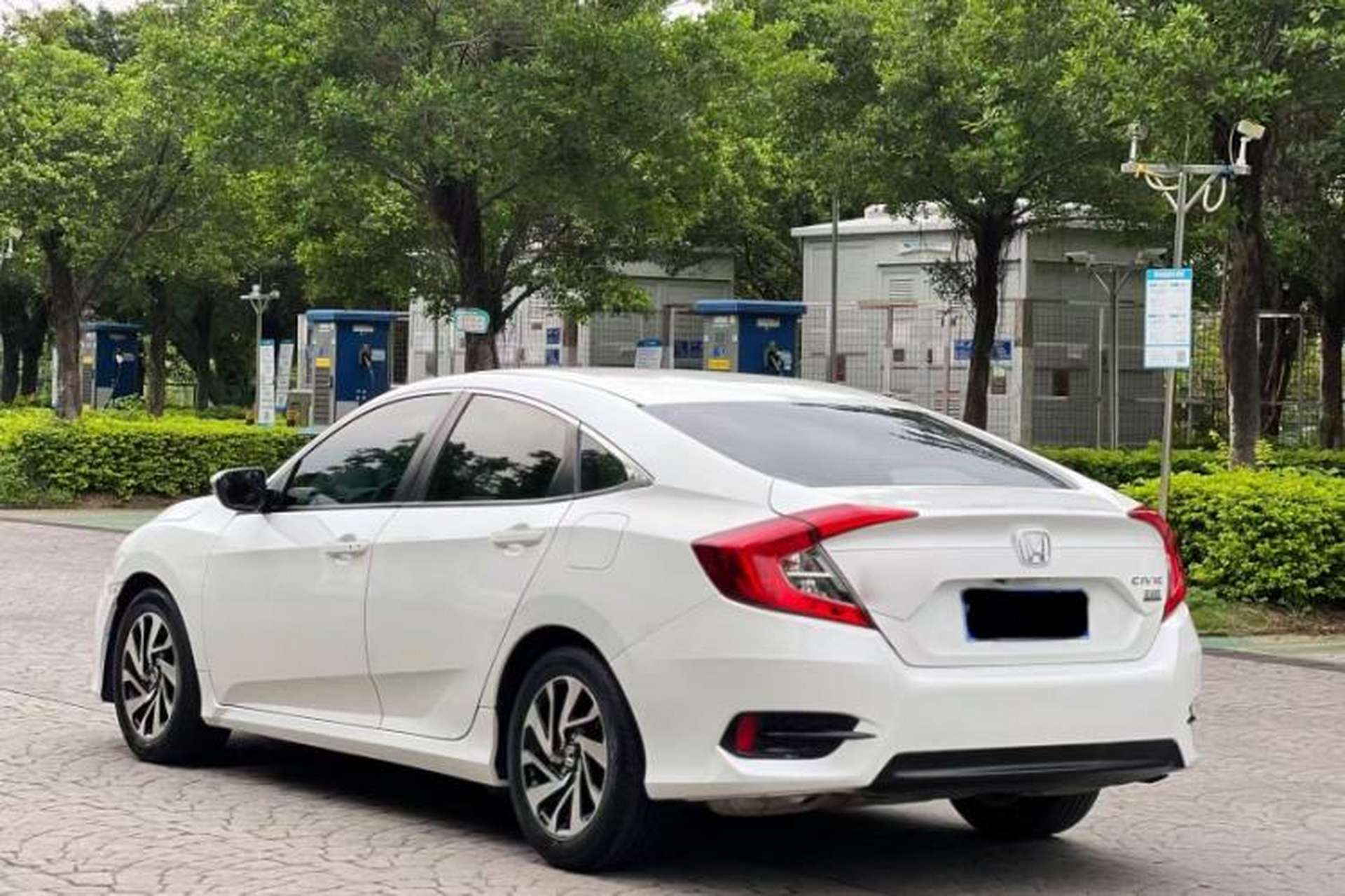 Used Honda Civic 2016 220TURBO CVT Luxury Edition Exterior 8