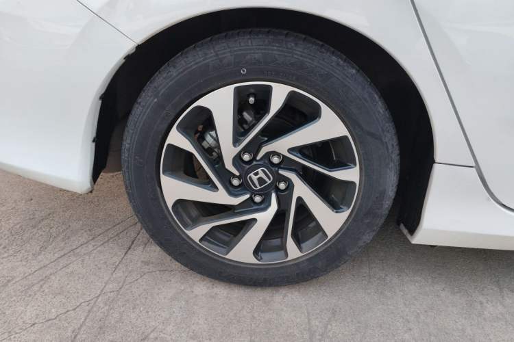 Used Honda Civic 2016 220TURBO Manual Luxury Edition Exterior 8