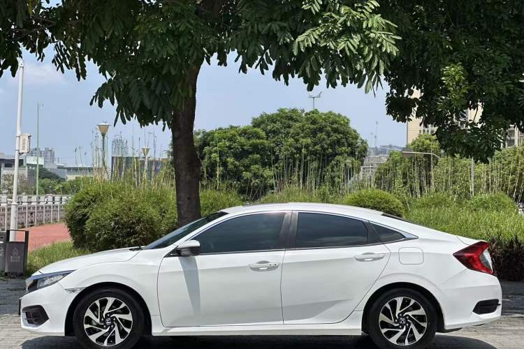 Used Honda Civic 2016 220TURBO CVT Luxury Edition Exterior 9