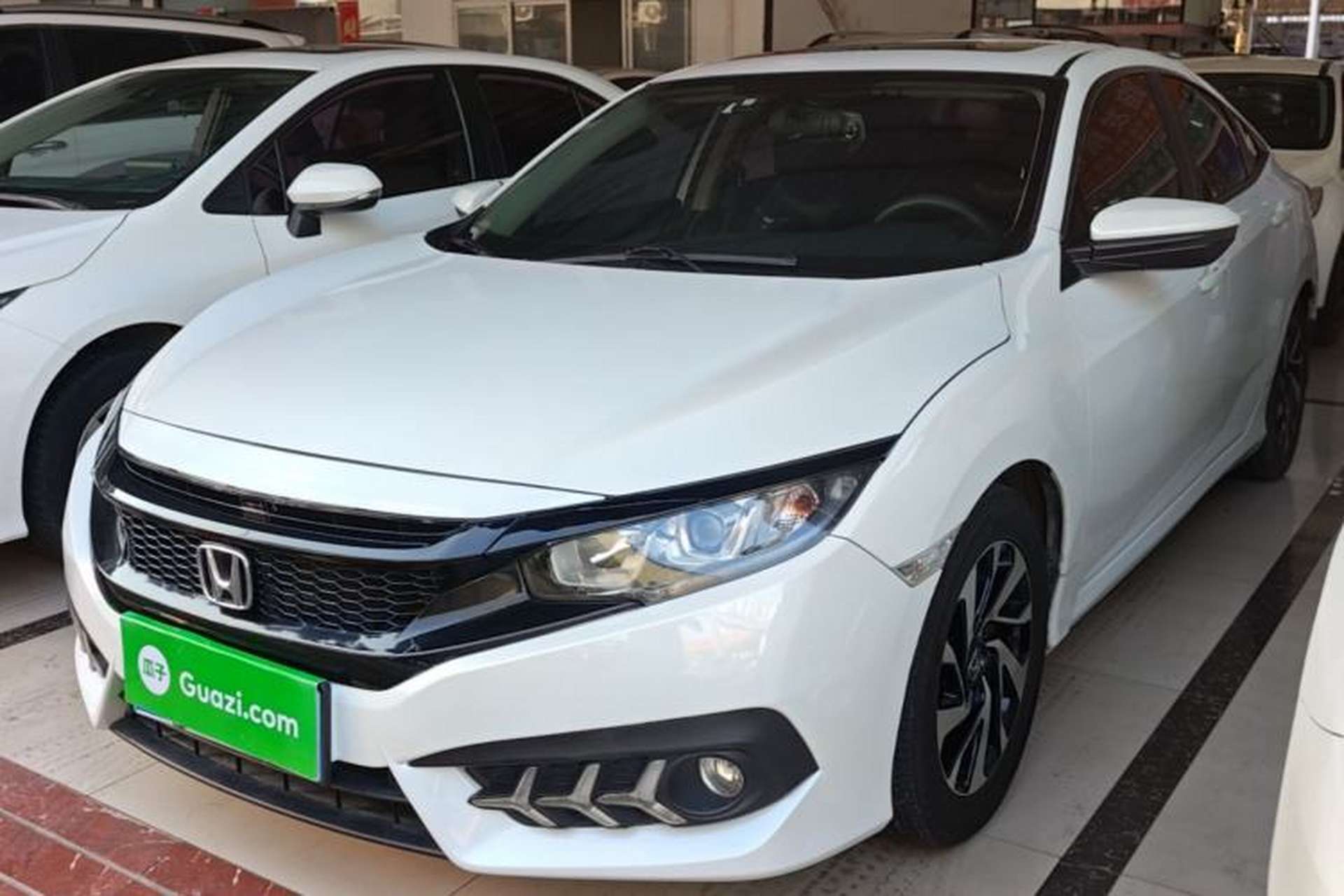 Used Honda Civic 2016 220TURBO CVT Luxury Edition Front Left 45 Deg
