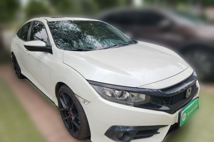 Used Honda Civic 2016 220TURBO CVT Luxury Edition Front Right 45 Deg