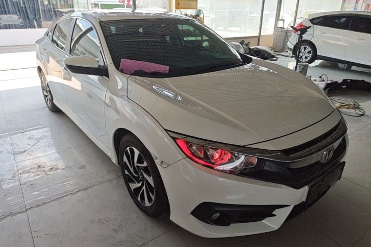 Used Honda Civic 2016 220TURBO CVT Luxury Edition Front Right 45 Deg