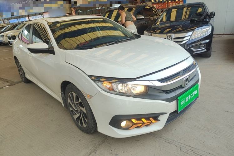 Used Honda Civic 2016 220TURBO CVT Luxury Edition Front Right 45 Deg