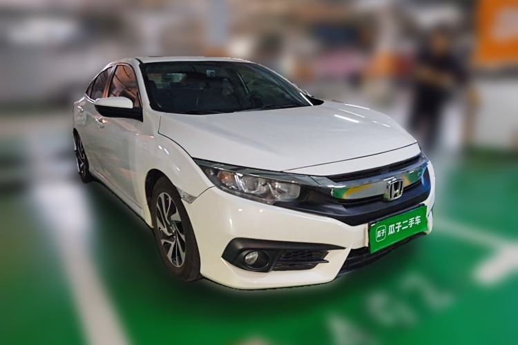 Used Honda Civic 2016 220TURBO CVT Luxury Edition Front Right 45 Deg