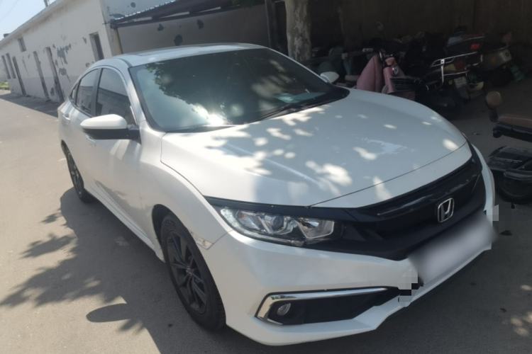 Used Honda Civic 2016 220TURBO CVT Luxury Edition Front Right 45 Deg