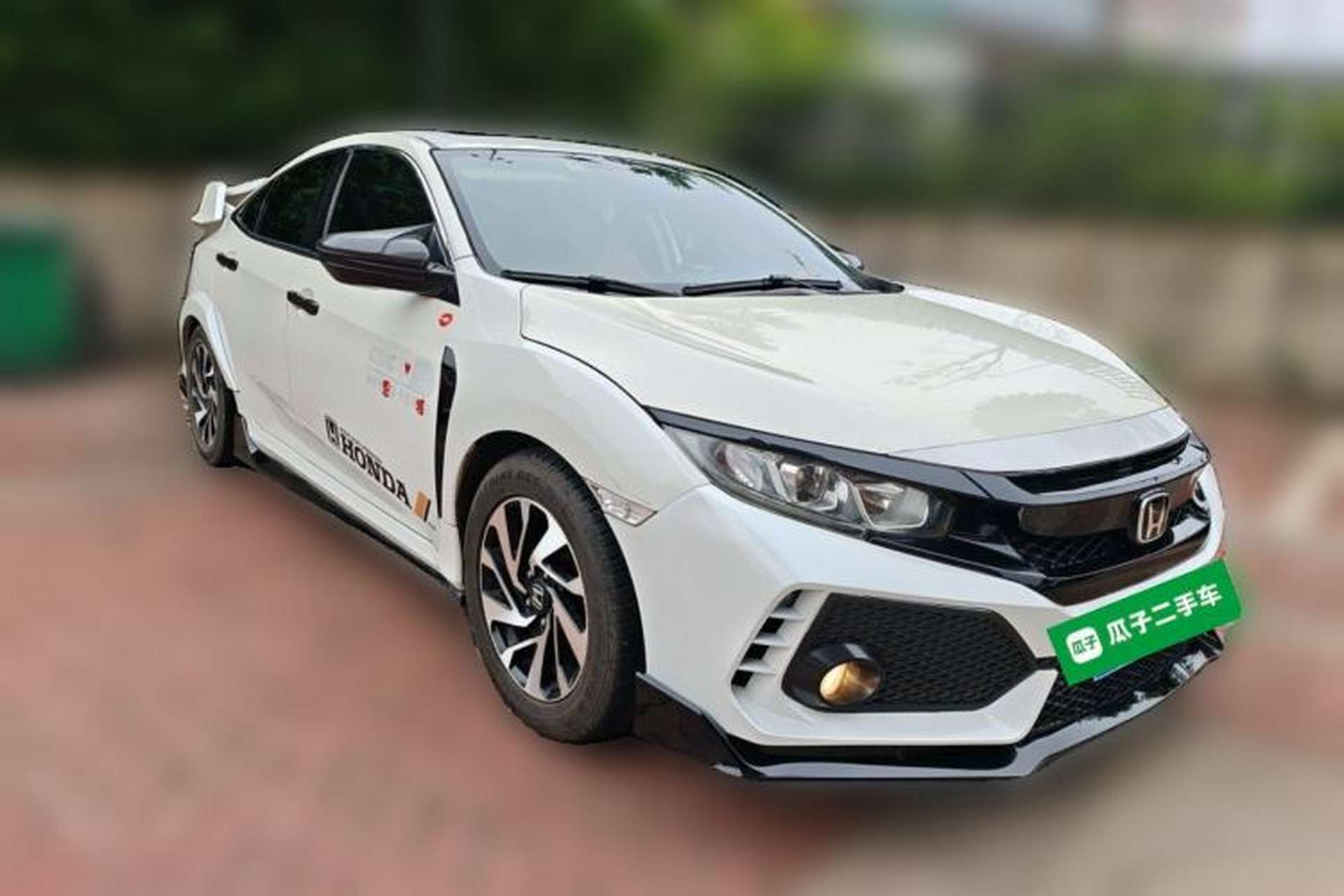 Used Honda Civic 2016 220TURBO CVT Luxury Edition Front Right 45 Deg
