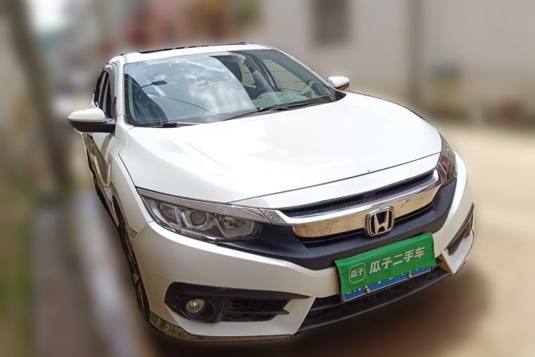 Used Honda Civic 2016 220TURBO Manual Luxury Edition Front Right 45 Deg