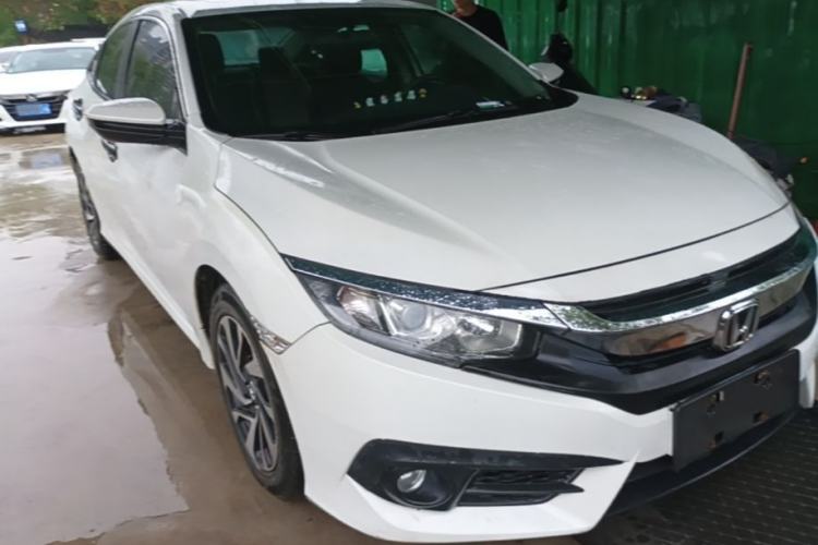 Used Honda Civic 2016 220TURBO CVT Luxury Edition Front Right 45 Deg