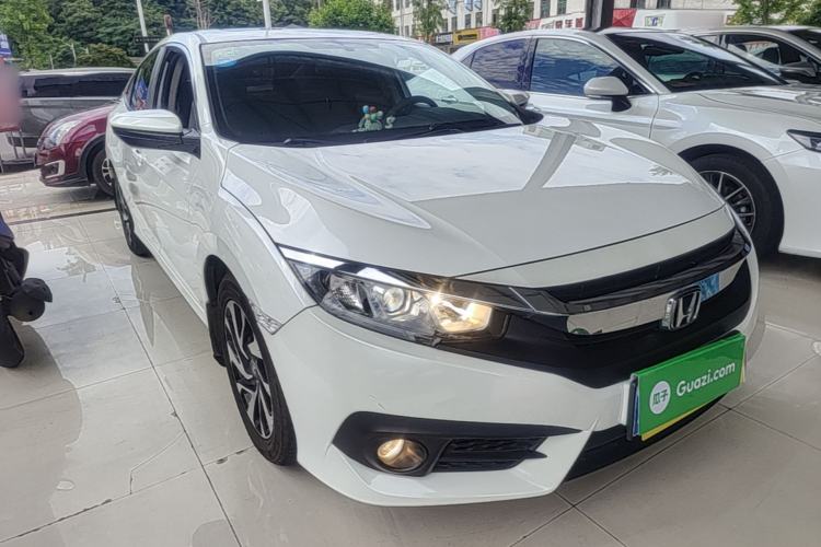 Used Honda Civic 2016 220TURBO CVT Luxury Edition Front Right 45 Deg