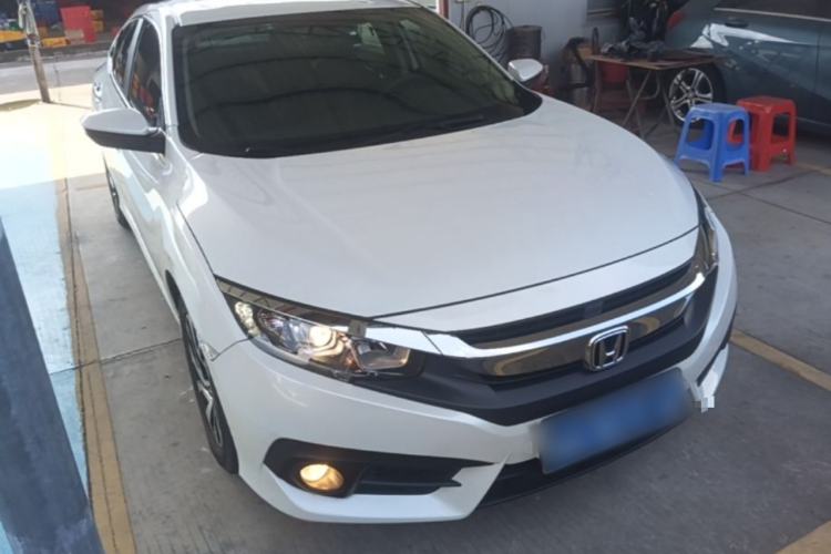 Used Honda Civic 2016 220TURBO CVT Luxury Edition Front Right 45 Deg