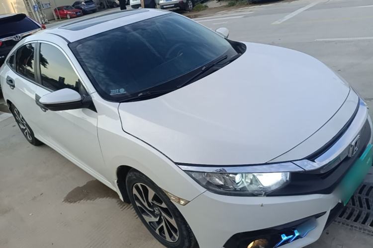 Used Honda Civic 2016 220TURBO CVT Luxury Edition Front Right 45 Deg
