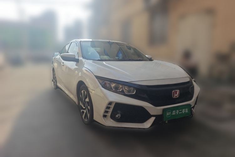 Used Honda Civic 2016 220TURBO CVT Luxury Edition Front Right 45 Deg