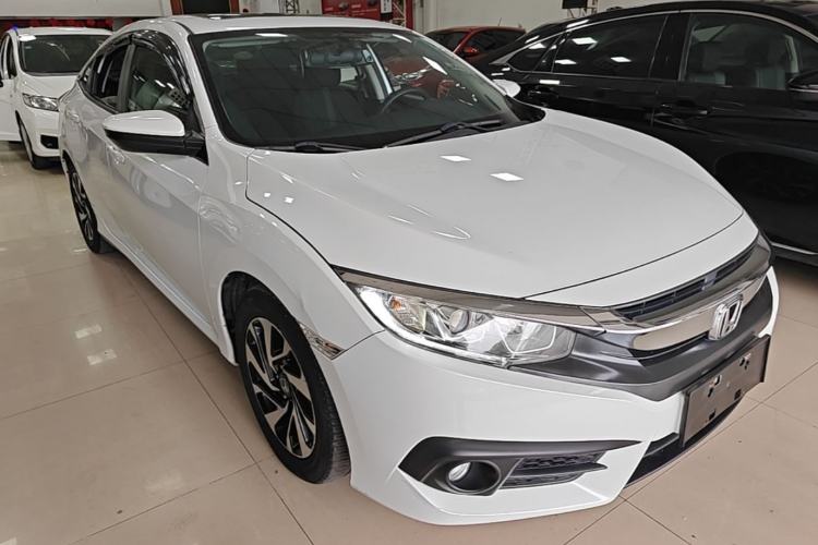 Used Honda Civic 2016 220TURBO CVT Luxury Edition Front Right 45 Deg