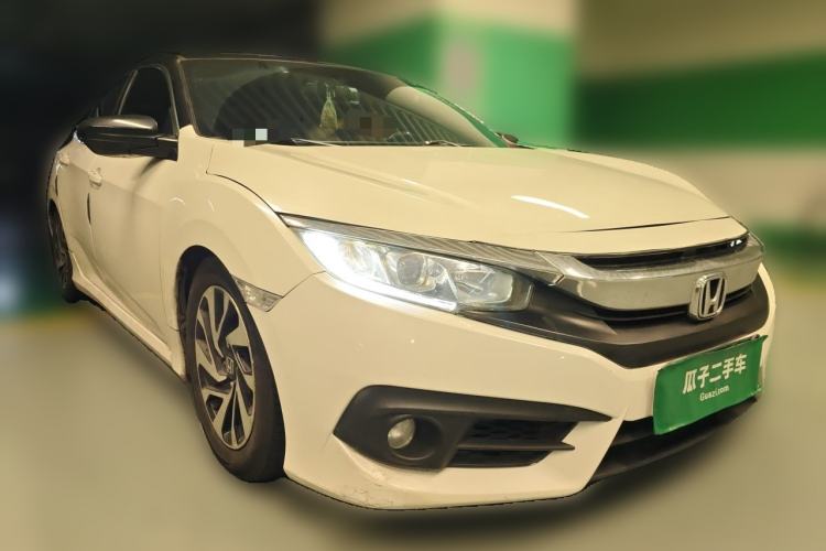 Used Honda Civic 2016 220TURBO CVT Luxury Edition Front Right 45 Deg