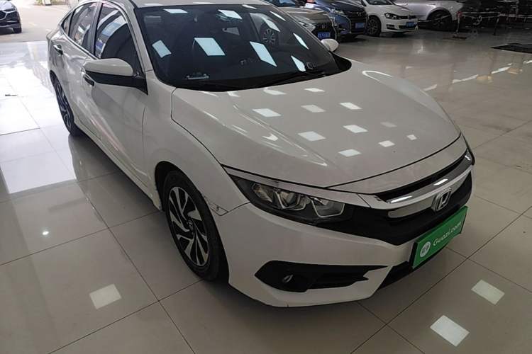 Used Honda Civic 2016 220TURBO CVT Luxury Edition Front Right 45 Deg