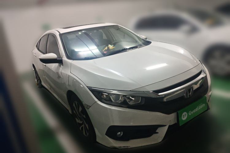 Used Honda Civic 2016 220TURBO CVT Luxury Edition Front Right 45 Deg