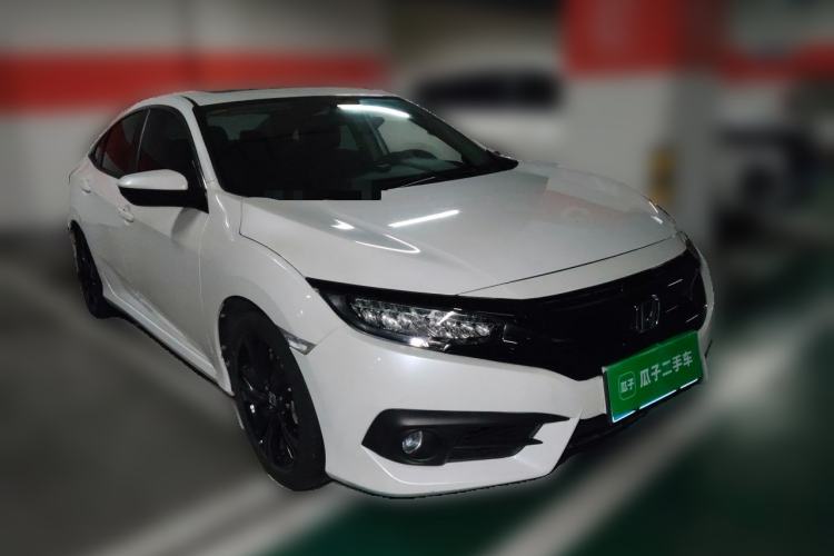 Used Honda Civic 2016 220TURBO CVT Luxury Edition Front Right 45 Deg