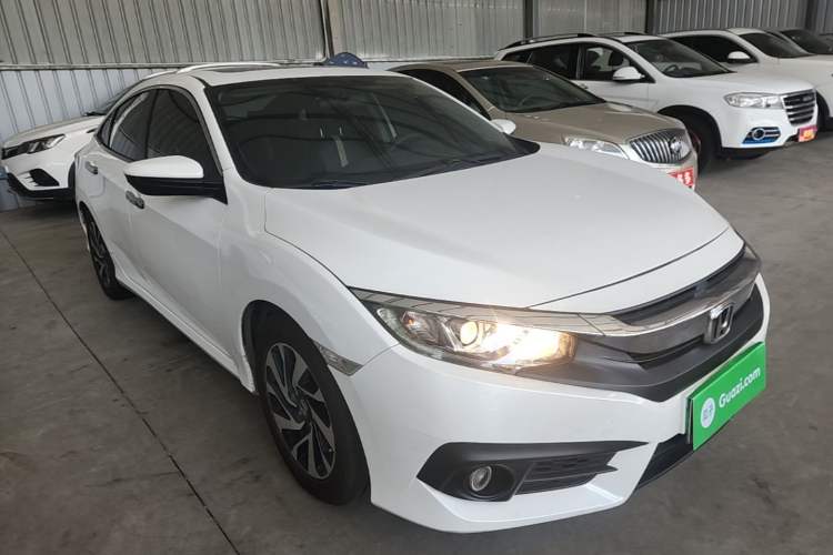 Used Honda Civic 2016 220TURBO CVT Luxury Edition Front Right 45 Deg