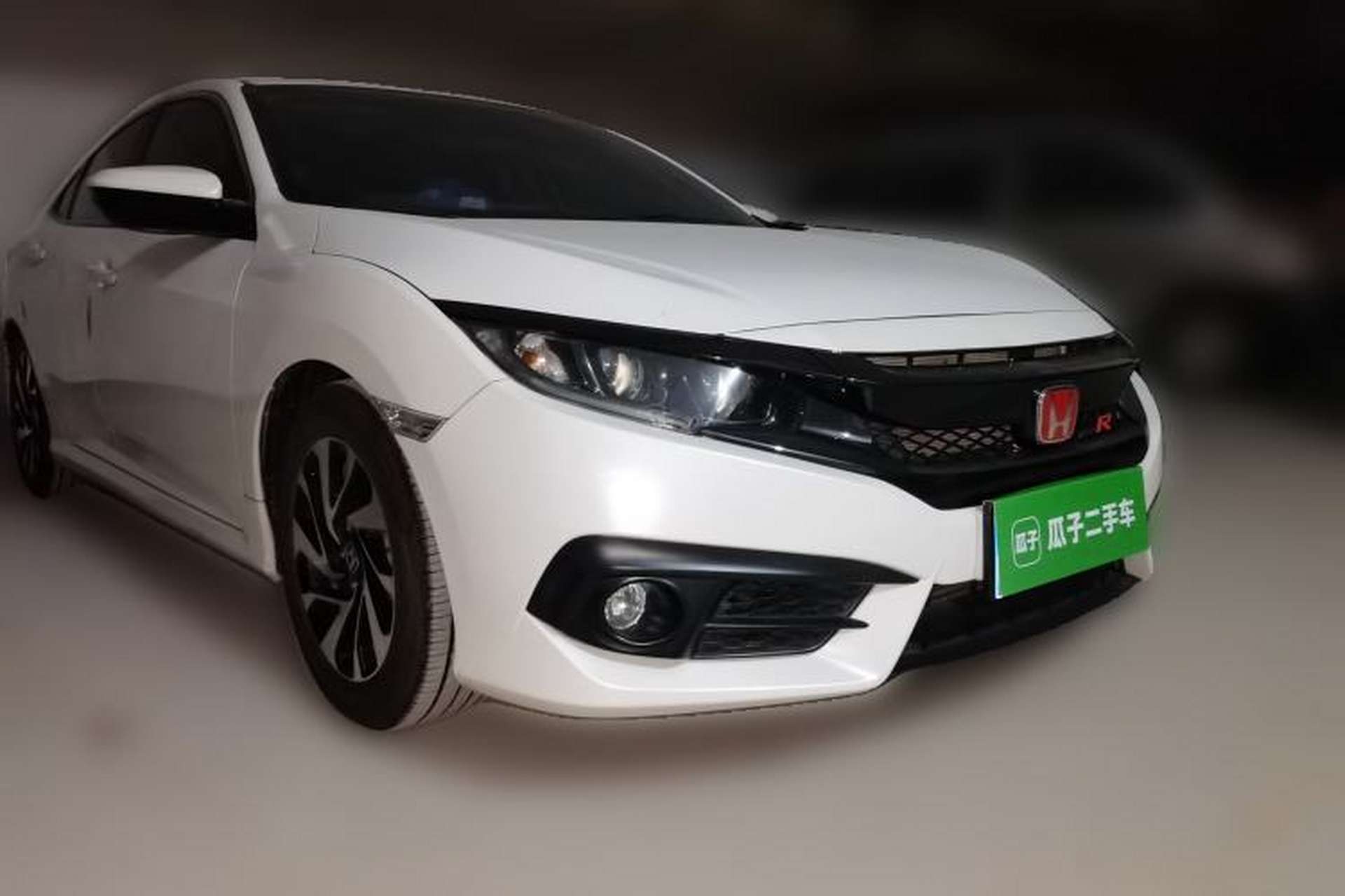 Used Honda Civic 2016 220TURBO CVT Luxury Edition Front Right 45 Deg