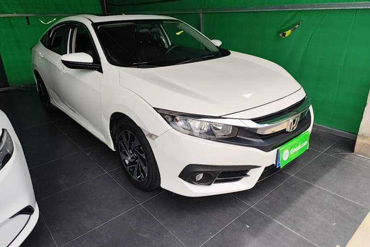 Used Honda Civic 2016 220TURBO CVT Luxury Edition Front Right 45 Deg