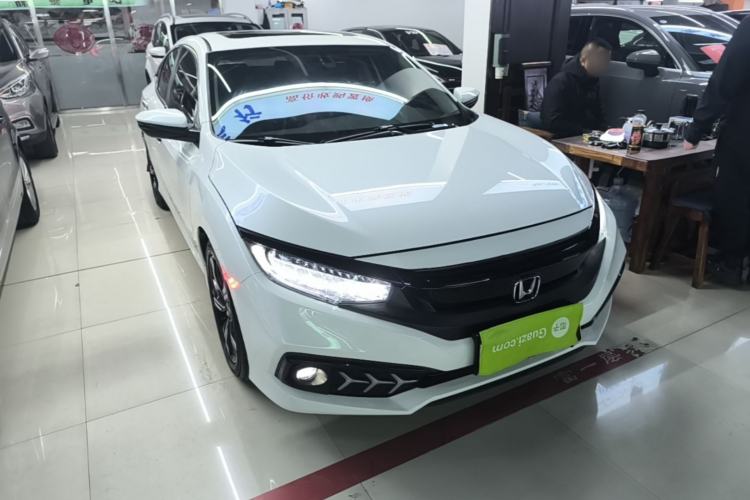 Used Honda Civic 2016 220TURBO CVT Luxury Edition Front Right 45 Deg