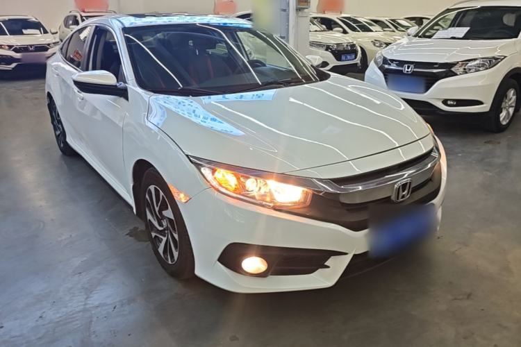 Used Honda Civic 2016 220TURBO CVT Luxury Edition Front Right 45 Deg