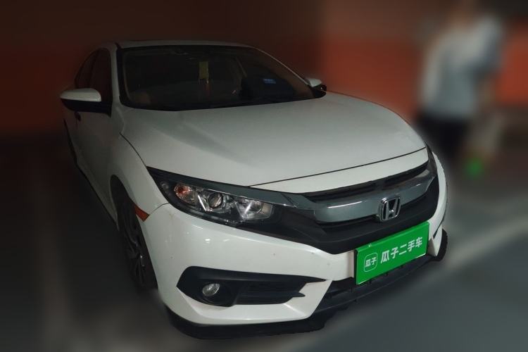Used Honda Civic 2016 220TURBO CVT Luxury Edition Front Right 45 Deg