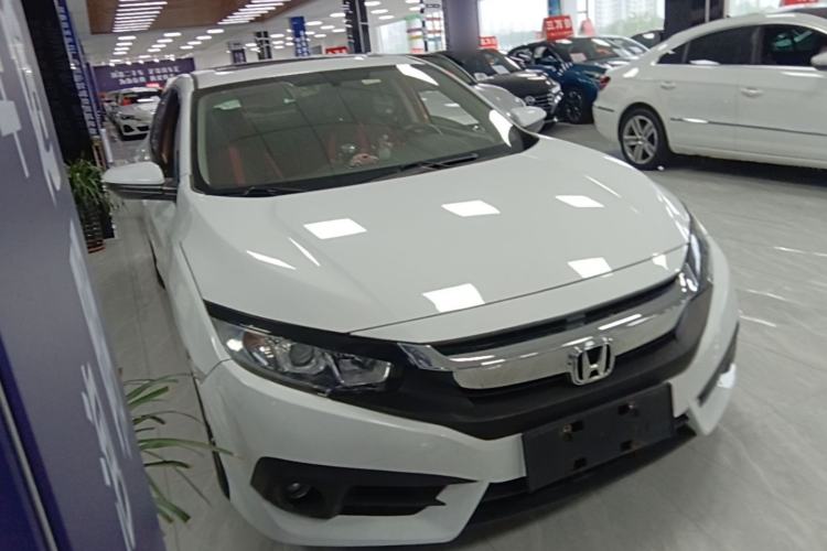 Used Honda Civic 2016 220TURBO CVT Luxury Edition Front Right 45 Deg