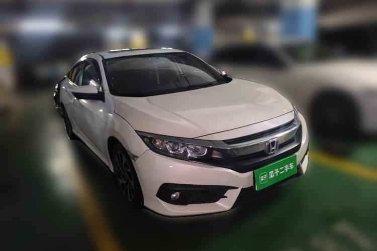 Used Honda Civic 2016 220TURBO Manual Luxury Edition Front Right 45 Deg