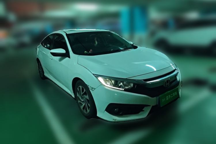 Used Honda Civic 2016 220TURBO CVT Luxury Edition Front Right 45 Deg