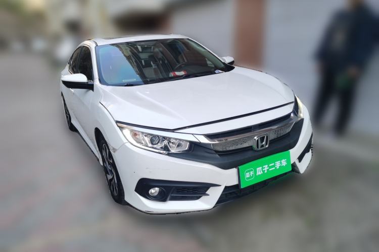Used Honda Civic 2016 220TURBO CVT Luxury Edition Front Right 45 Deg