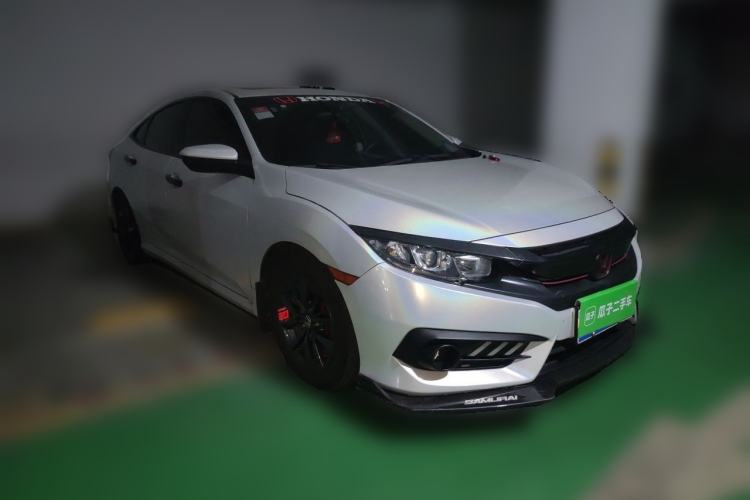 Used Honda Civic 2016 220TURBO CVT Luxury Edition Front Right 45 Deg