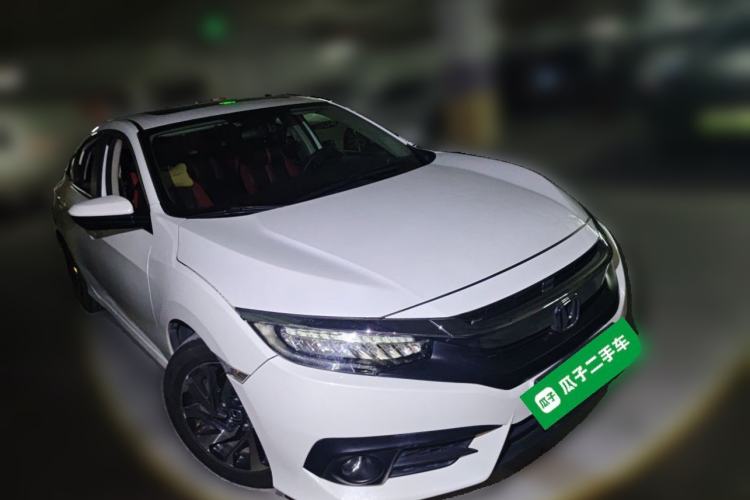 Used Honda Civic 2016 220TURBO CVT Luxury Edition Front Right 45 Deg