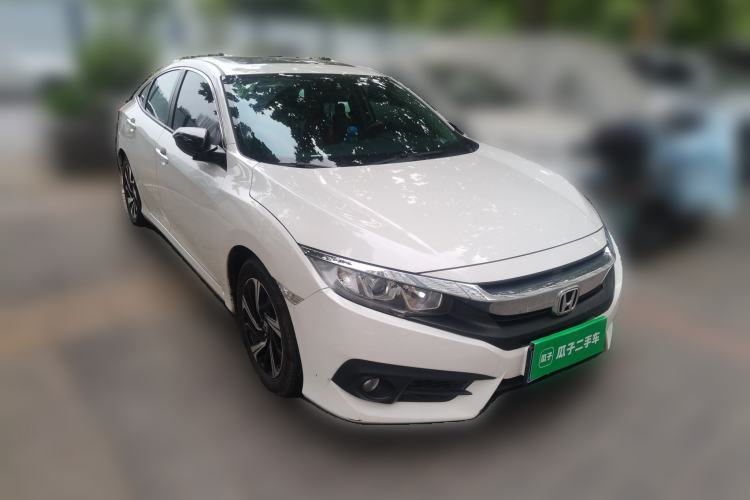 Used Honda Civic 2016 220TURBO CVT Luxury Edition Front Right 45 Deg