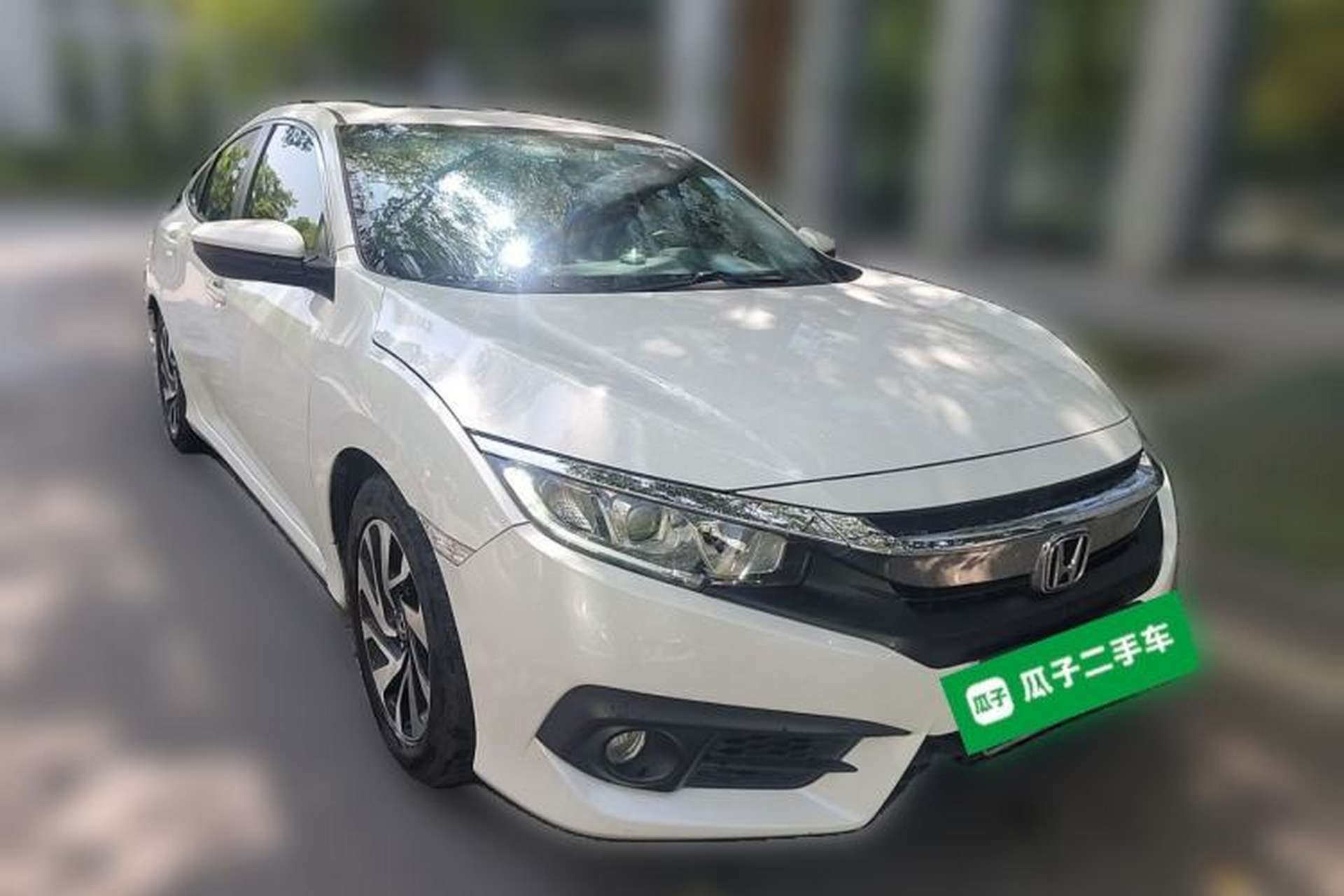 Used Honda Civic 2016 220TURBO CVT Luxury Edition Front Right 45 Deg
