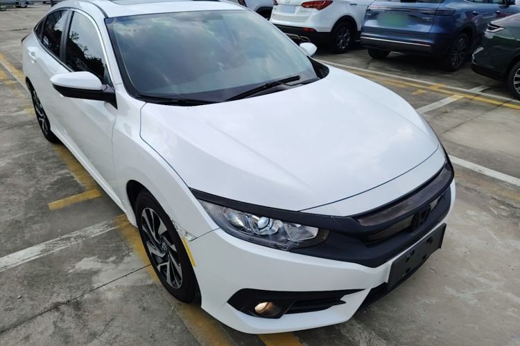 Used Honda Civic 2016 220TURBO Manual Luxury Edition Front Right 45 Deg