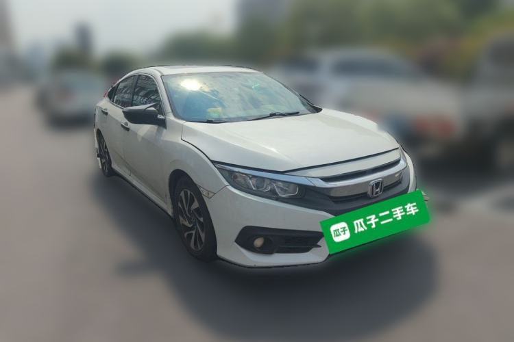 Used Honda Civic 2016 220TURBO CVT Luxury Edition Front Right 45 Deg