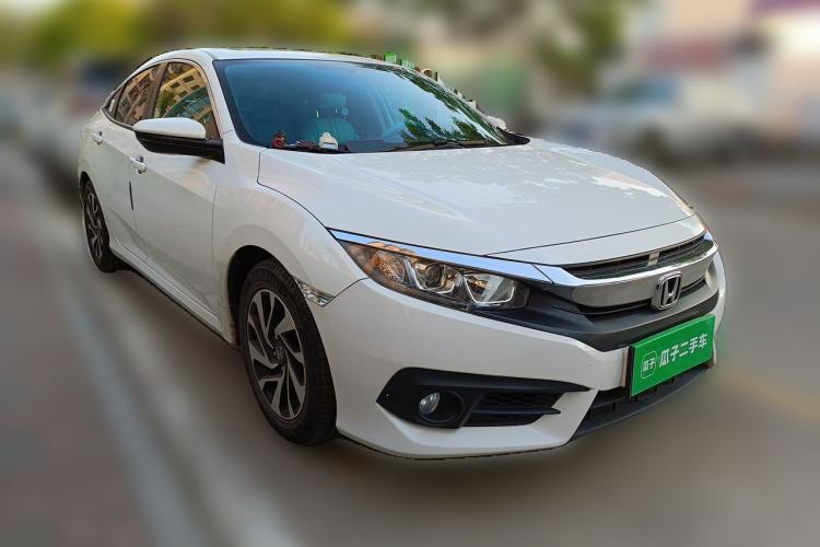 Used Honda Civic 2016 220TURBO CVT Luxury Edition Front Right 45 Deg