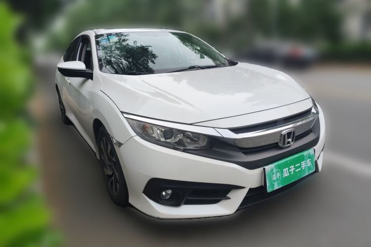 Used Honda Civic 2016 220TURBO CVT Luxury Edition Front Right 45 Deg