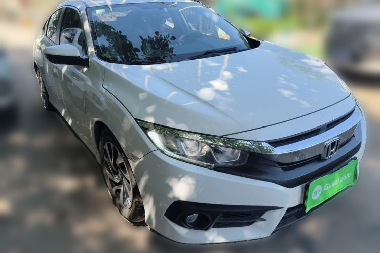 Used Honda Civic 2016 220TURBO CVT Luxury Edition Front Right 45 Deg