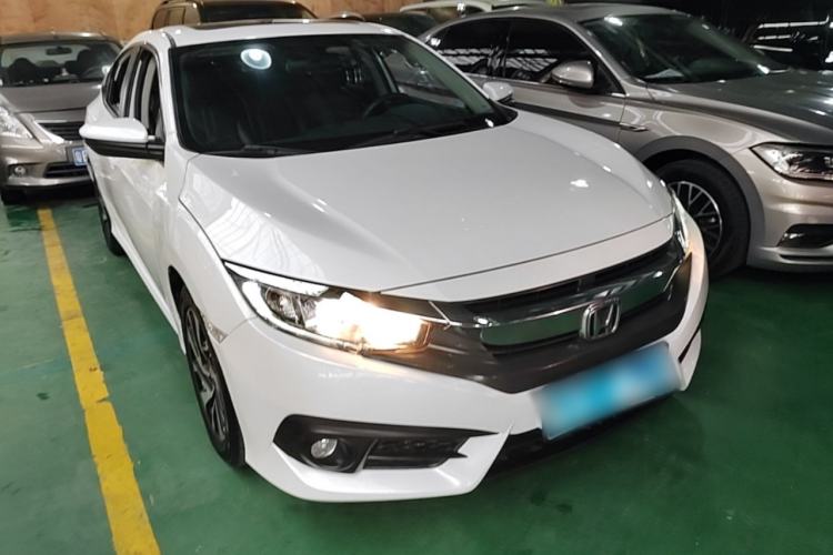 Used Honda Civic 2016 220TURBO CVT Luxury Edition Front Right 45 Deg
