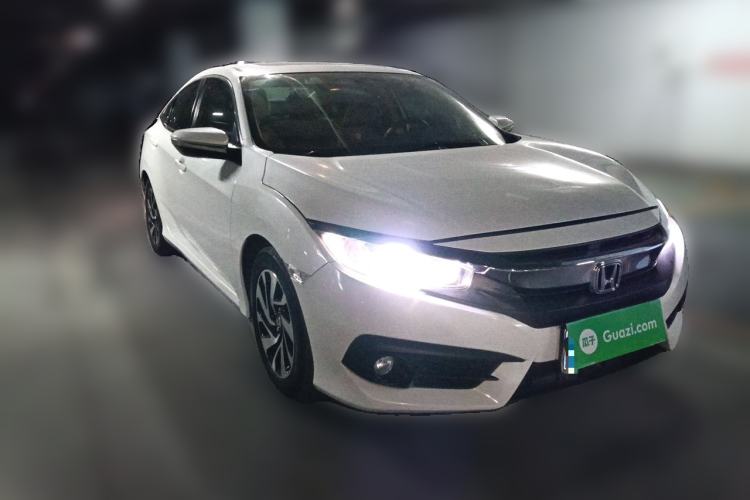 Used Honda Civic 2016 220TURBO CVT Luxury Edition Front Right 45 Deg
